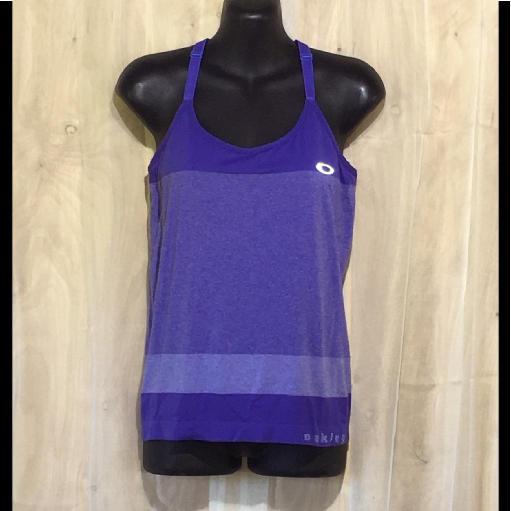 Oakley women’s sports top Medium